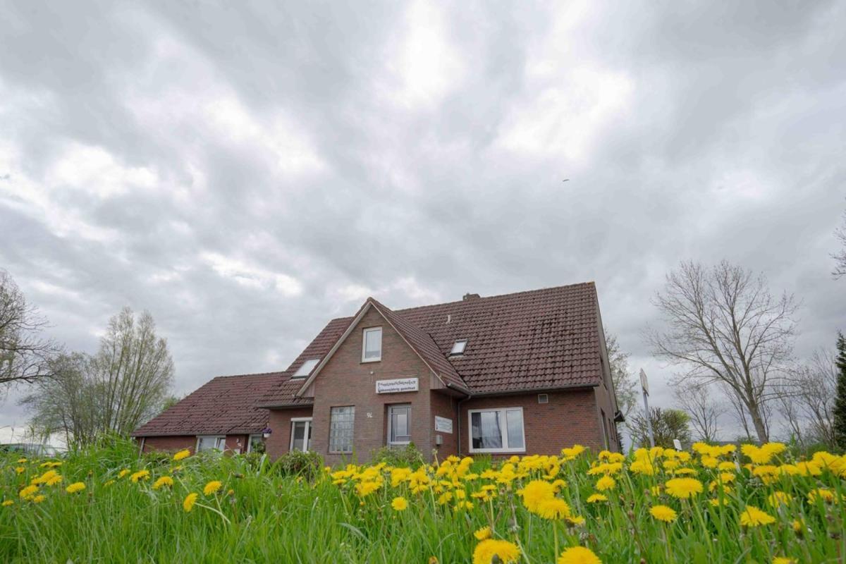 Hotel Pension Schienfatt Am Dornumersieler Tief ภายนอก รูปภาพ